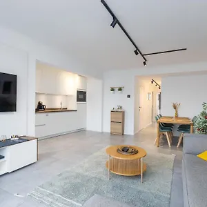 Apartment Center Luxury Floor With Free Parking, Ostende